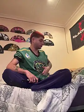 Snapshot of Darylpollalarga chatting on December 21, 3:14 pm Darylpollalarga online show from December 21, 3:14 pm