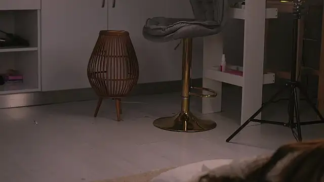 Snapshot of ButterflyLeah chatting on December 18, 2:16 am ButterflyLeah online show from December 18, 2:16 am