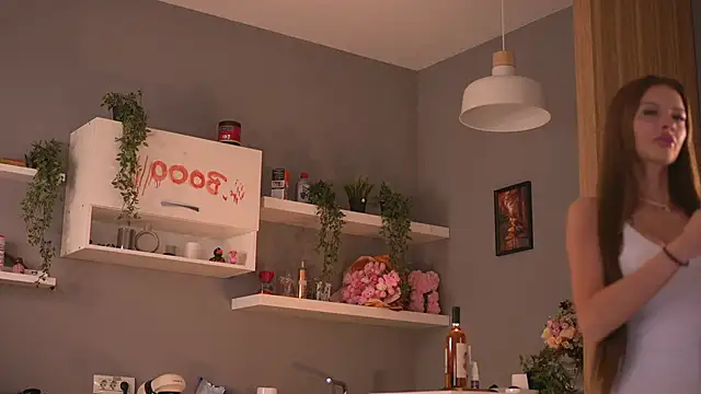 Snapshot of ButterflyLeah chatting on February 4, 2:28 am ButterflyLeah online show from February 4, 2:28 am