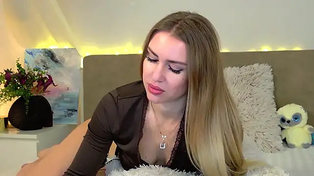 LuisaSin online show from January 16, 7:56 am