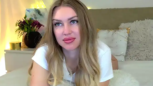 LuisaSin online show from May 2, 8:41 am