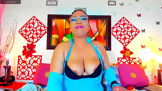 SQUIRTBRUNETE online show from March 17, 10:46 pm