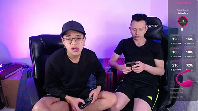 Snapshot of savagesboys chatting on December 12, 9:48 pm savagesboys online show from December 12, 9:48 pm