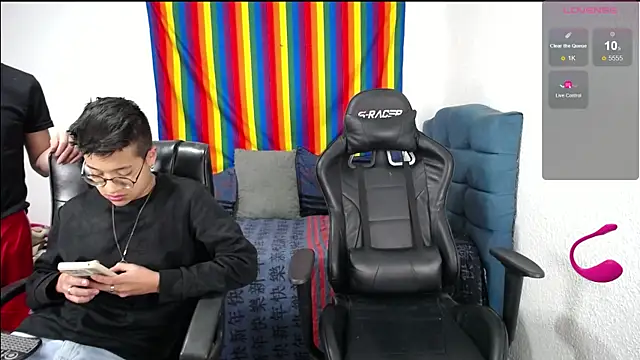 Snapshot of savagesboys chatting on December 11, 11:10 pm savagesboys online show from December 11, 11:10 pm