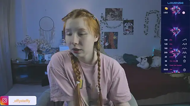 Snapshot of CallMeEffy1 chatting on December 3, 7:35 pm CallMeEffy1 online show from December 3, 7:35 pm