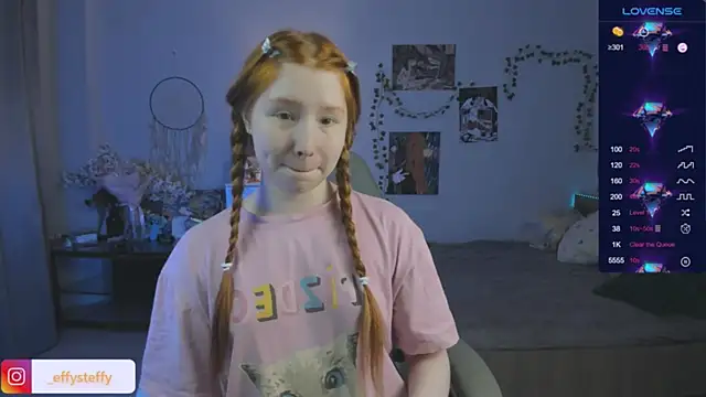 Snapshot of CallMeEffy1 chatting on November 21, 8:19 pm CallMeEffy1 online show from November 21, 8:19 pm