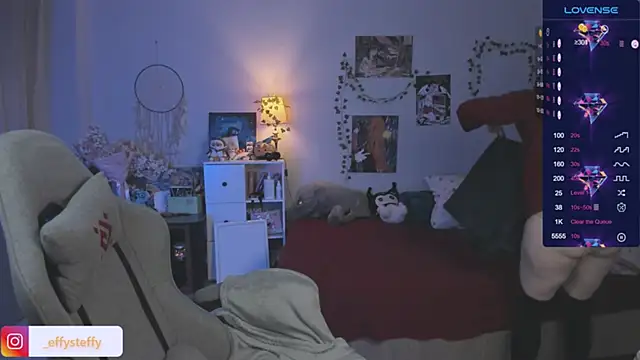 Snapshot of CallMeEffy1 chatting on November 28, 10:43 pm CallMeEffy1 online show from November 28, 10:43 pm