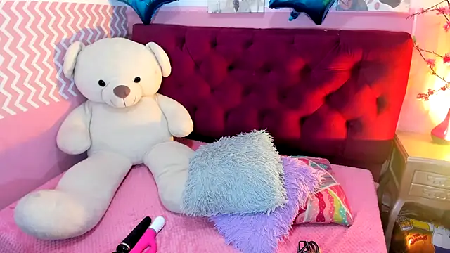 Snapshot of candysmitxxx chatting on October 5, 2:35 am candysmitxxx online show from October 5, 2:35 am