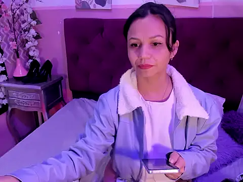 candysmitxxx online show from February 10, 3:27 am