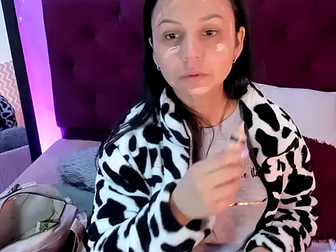 candysmitxxx online show from June 15, 2:23 am