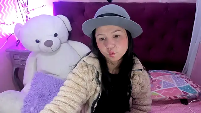 Snapshot of candysmitxxx chatting on October 13, 3:19 am candysmitxxx online show from October 13, 3:19 am