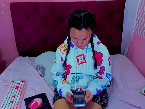 Snapshot of candysmitxxx chatting on March 15, 8:10 pm candysmitxxx online show from March 15, 8:10 pm