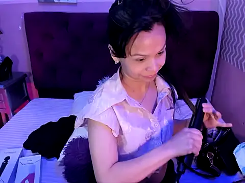 candysmitxxx online show from February 18, 1:14 am