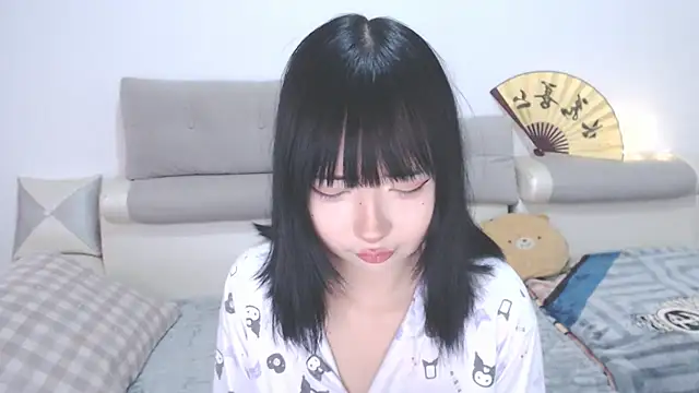 Snapshot of your_angela chatting on September 29, 7:37 am your angela online show from September 29, 7:37 am