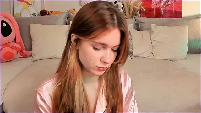 Frau Lina online show from November 8, 2:20 pm