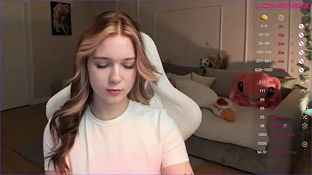 Frau Lina online show from December 19, 2:19 pm