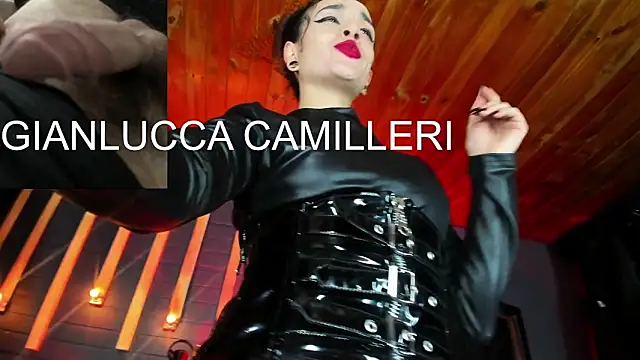 Snapshot of Liilith_goddess_ chatting on December 21, 10:06 am Liilith goddess online show from December 21, 10:06 am