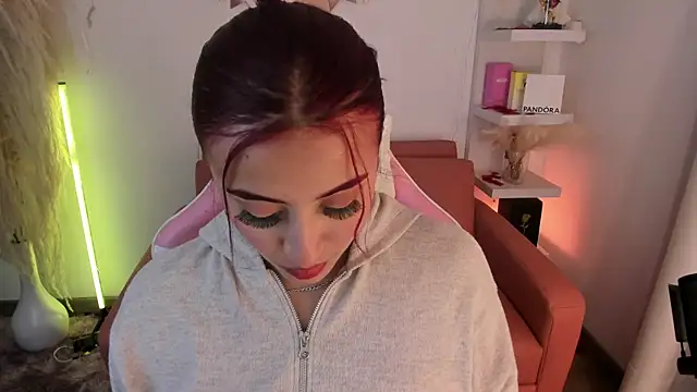 veronicaxx69 online show from April 24, 4:25 am