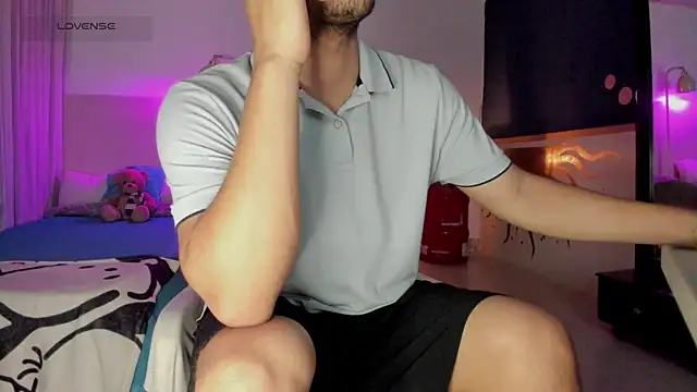Curlblue online show from May 27, 1:37 am