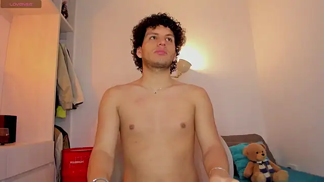 Snapshot of Curlblue chatting on November 15, 5:55 am Curlblue online show from November 15, 5:55 am