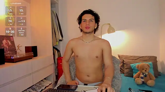 Snapshot of Curlblue chatting on November 13, 7:07 pm Curlblue online show from November 13, 7:07 pm