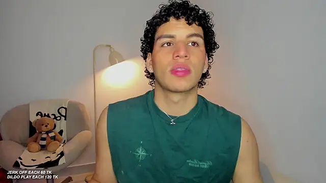 Snapshot of Curlblue chatting on October 29, 11:42 am Curlblue online show from October 29, 11:42 am