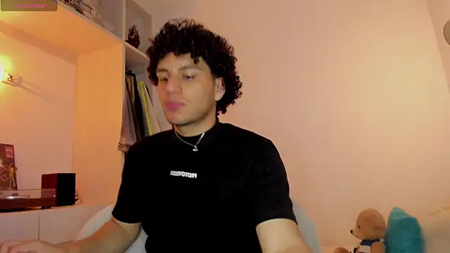 Snapshot of Curlblue chatting on November 25, 3:51 am Curlblue online show from November 25, 3:51 am