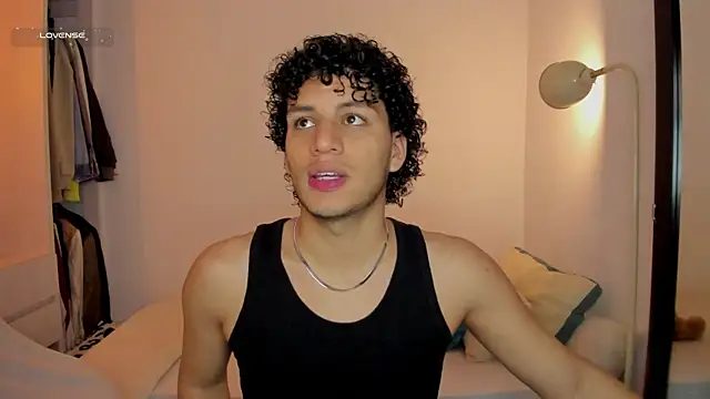 Snapshot of Curlblue chatting on November 24, 8:36 am Curlblue online show from November 24, 8:36 am