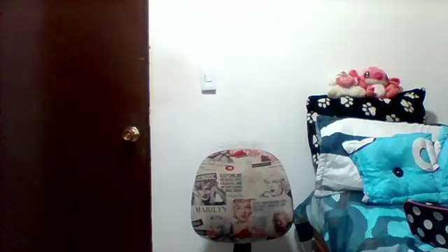 Snapshot of Alisson_brand chatting on March 22, 1:19 pm Alisson brand online show from March 22, 1:19 pm