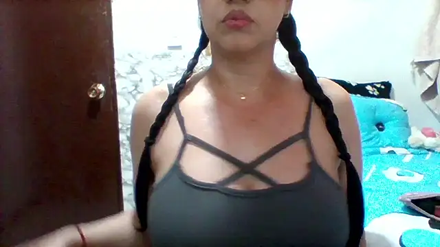 Snapshot of Alisson_brand chatting on January 8, 4:24 pm Alisson brand online show from January 8, 4:24 pm