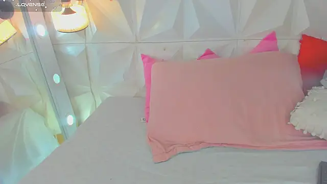 cute latinaxxx online show from June 22, 11:57 pm