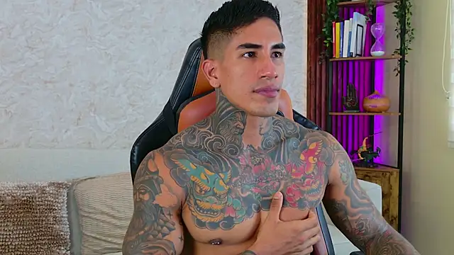 AdanReilly online show from November 18, 2:31 pm