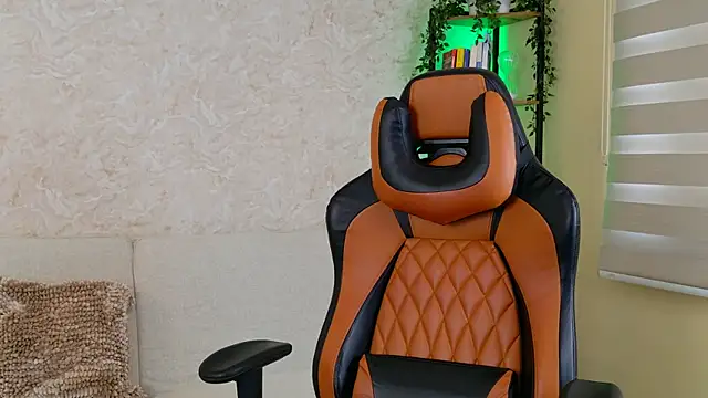 AdanReilly online show from January 10, 10:04 pm