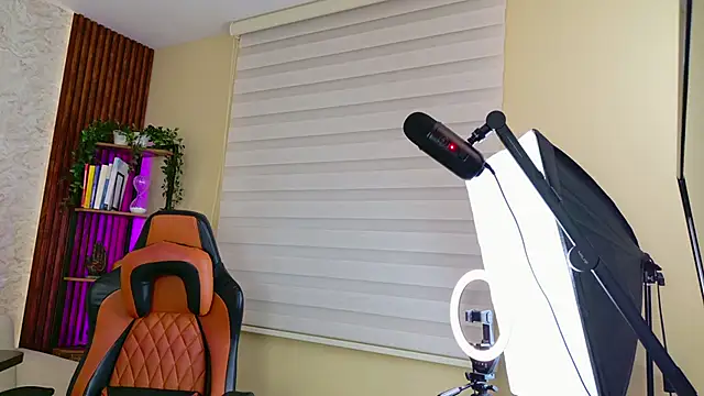 AdanReilly online show from November 16, 3:55 am