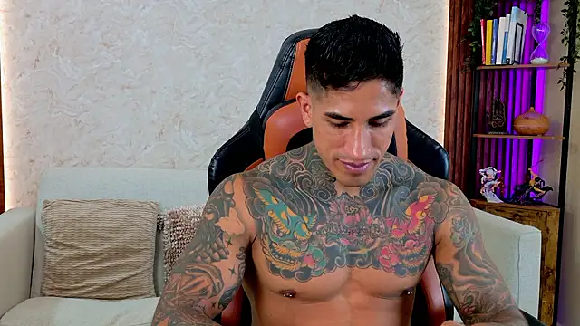 AdanReilly online show from March 6, 8:04 pm