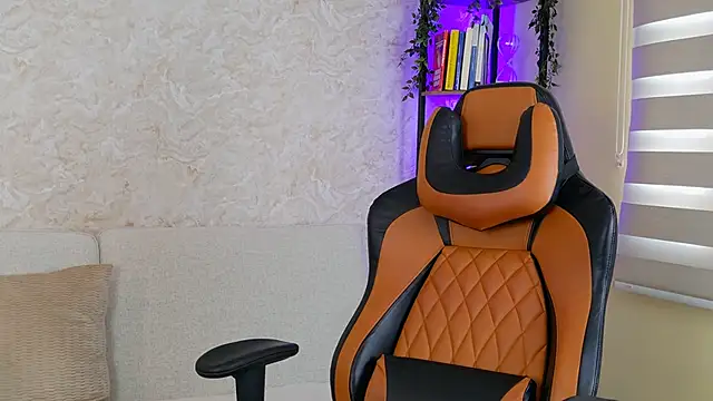 AdanReilly online show from December 29, 7:53 pm