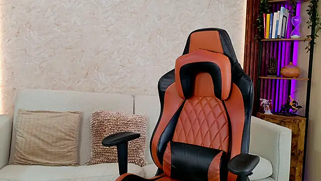 AdanReilly online show from March 16, 8:44 pm