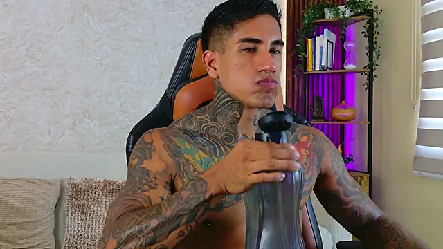 AdanReilly online show from September 17, 3:14 pm