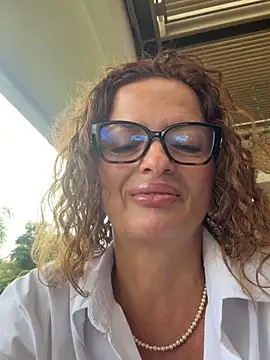 Snapshot of CioniWeiss chatting on February 27, 9:36 pm CioniWeiss online show from February 27, 9:36 pm