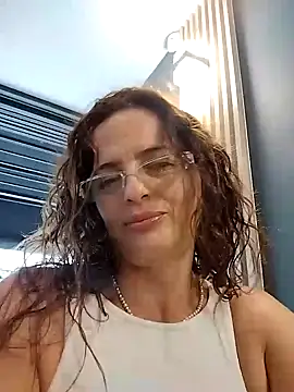 Snapshot of CioniWeiss chatting on March 19, 9:37 pm CioniWeiss online show from March 19, 9:37 pm