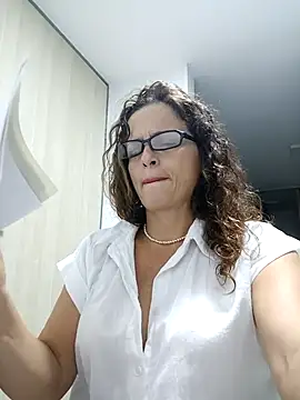 Snapshot of CioniWeiss chatting on February 19, 11:36 pm CioniWeiss online show from February 19, 11:36 pm