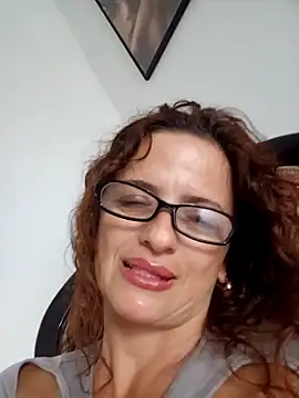 Snapshot of CioniWeiss chatting on February 26, 3:03 am CioniWeiss online show from February 26, 3:03 am