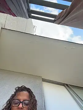 Snapshot of CioniWeiss chatting on February 11, 8:52 pm CioniWeiss online show from February 11, 8:52 pm