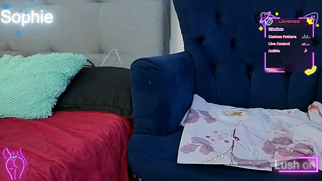 Snapshot of Sophiehuntress chatting on September 30, 2:01 pm Sophiehuntress online show from September 30, 2:01 pm