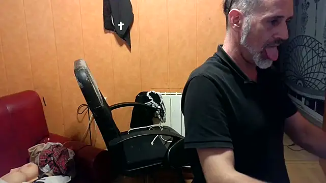 Snapshot of Lia_Y_PatrickX chatting on September 30, 9:54 pm Lia Y PatrickX online show from September 30, 9:54 pm