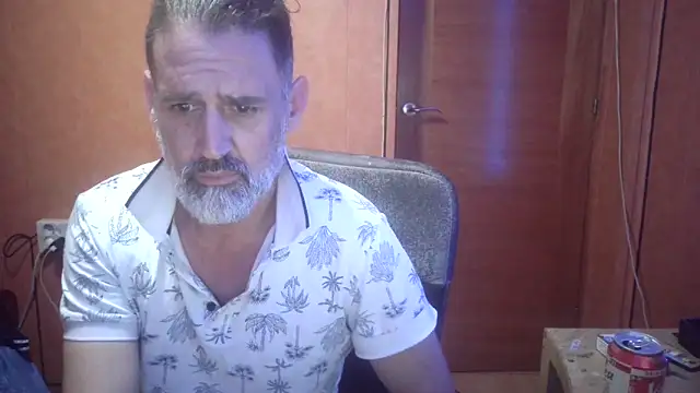 Snapshot of Lia_Y_PatrickX chatting on October 20, 6:52 pm Lia Y PatrickX online show from October 20, 6:52 pm