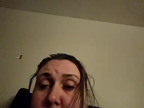 CurvySquirter69 online show from March 27, 8:11 am