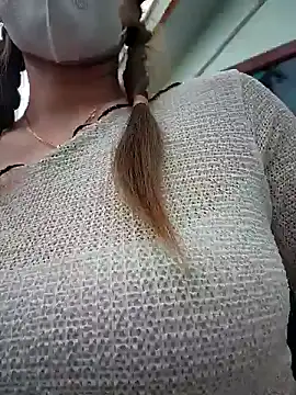 Snapshot of zizi_public chatting on February 19, 3:17 am zizi public online show from February 19, 3:17 am