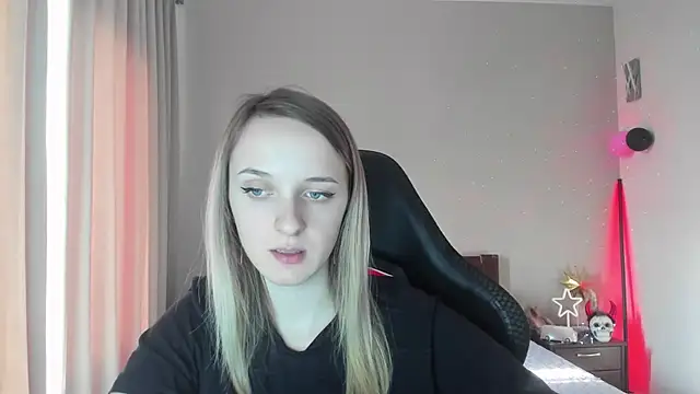 Snapshot of RouseReed chatting on March 22, 2:14 pm RouseReed online show from March 22, 2:14 pm