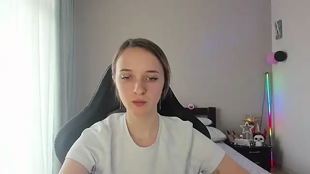 Snapshot of RouseReed chatting on March 5, 10:11 am RouseReed online show from March 5, 10:11 am